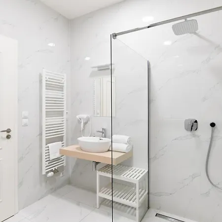 Апартаменты Luxury Modern With View *
