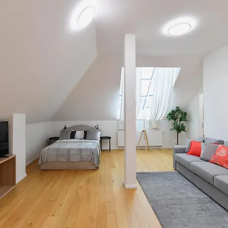 Luxury Modern With View Апартаменты *