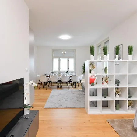 Luxury Modern With View Апартаменты