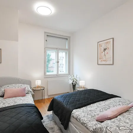 Luxury Modern With View Апартаменты Прага