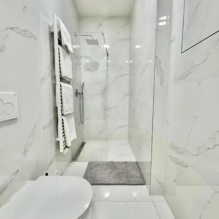 Luxury Modern With View Апартаменты Прага