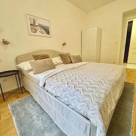 Апартаменты Luxury Modern With View Прага