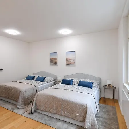 Апартаменты Luxury Modern With View Прага