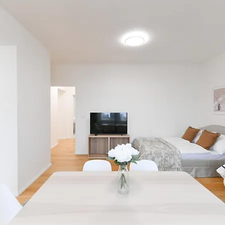 Luxury Modern With View Апартаменты